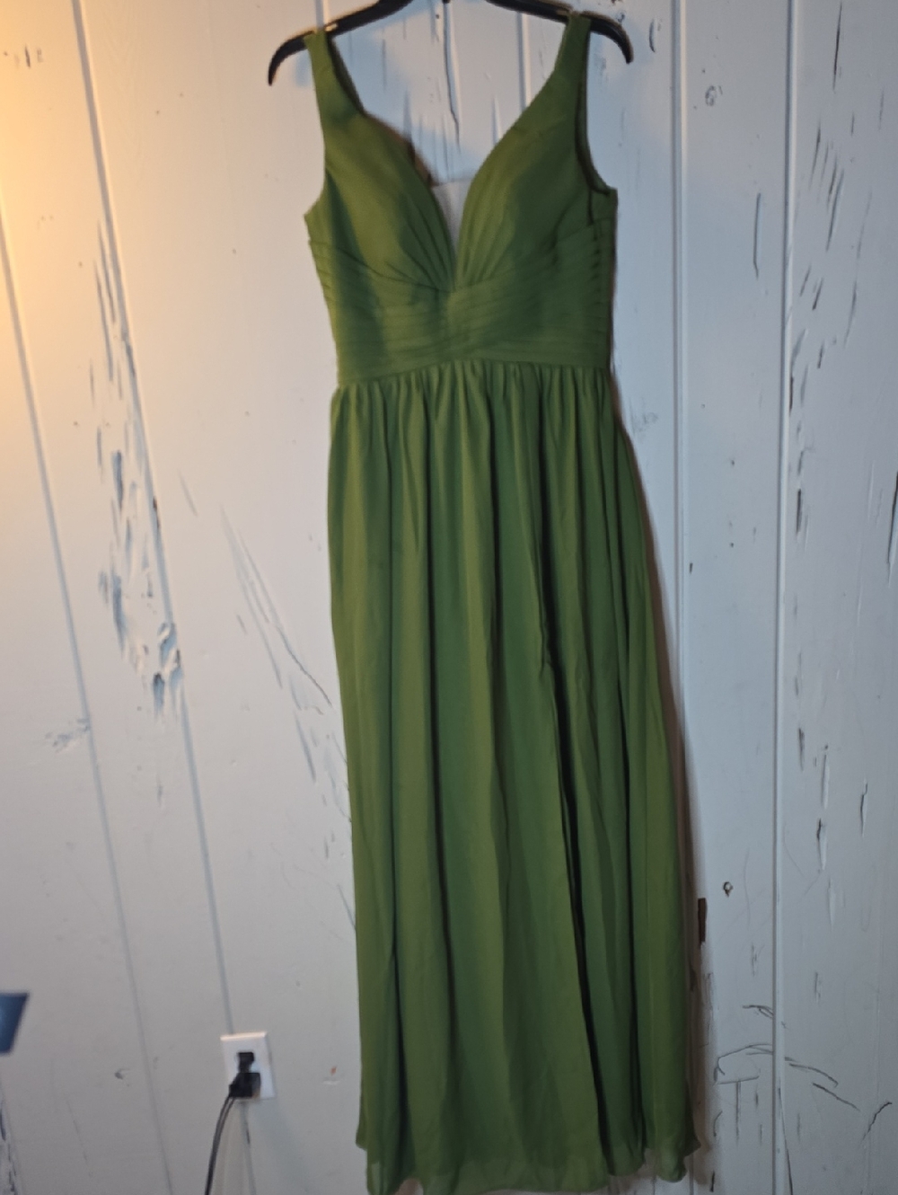 Green Sleeveless V-Neck Maxi Dress